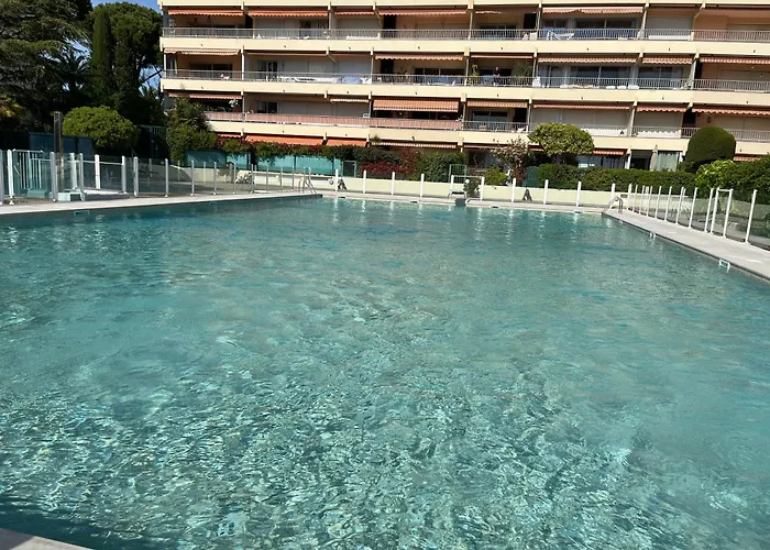 شقة Beau T2 Piscine Parking Prive Apercu أنتيب